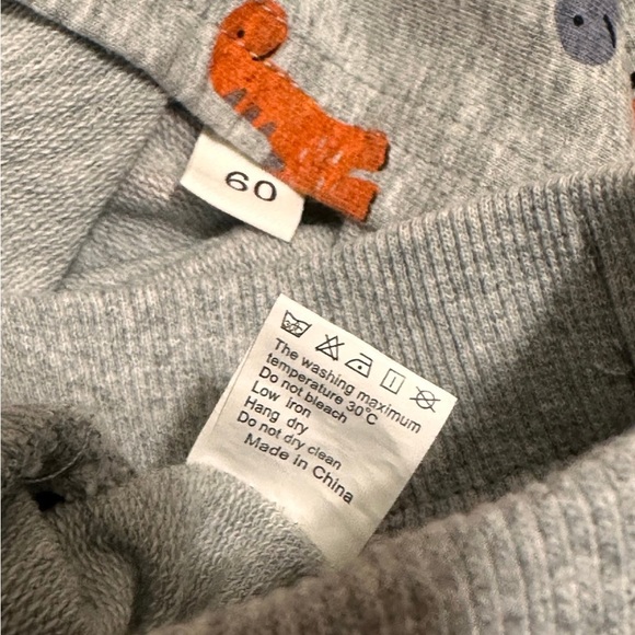 Baby boy dinosaur print tracksuit 🦖 - Picture 5 of 5